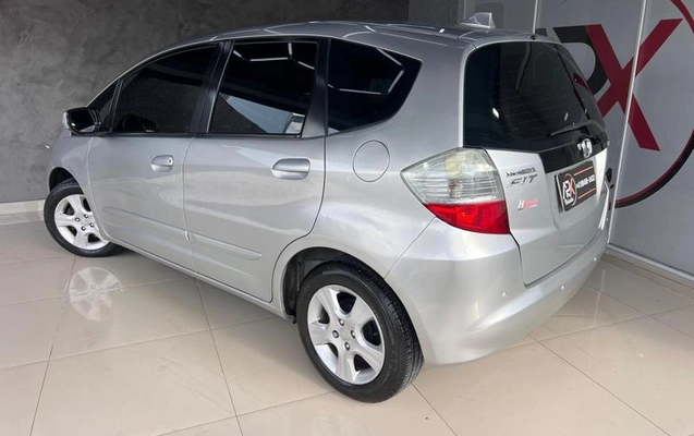 imagem-https://www.socarrao.com.br/sc-vehicle-images-prod/4344436/1791909816567-7966126_8_B_8a942a86ea.jpeg