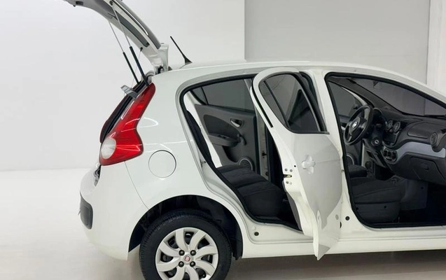 imagem-https://www.socarrao.com.br/sc-vehicle-images-prod/4344721/1791912281380-8535564_7_B_ef2bc2502e.jpeg