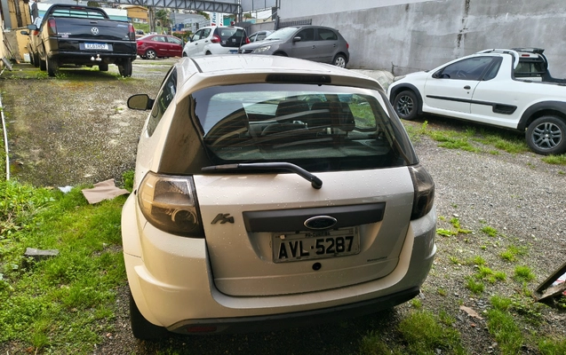 imagem-https://www.socarrao.com.br/sc-vehicle-images-prod/4344748/1791912465836-SU1HXzIwMjYxMDEzXzA5MTMzNDc3Ml9IRFIuanBn.jpg