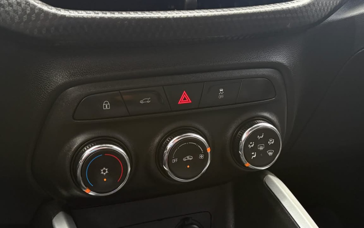 imagem-https://www.socarrao.com.br/sc-vehicle-images-prod/4344853/1791913263769-V2hhdHNBcHAgSW1hZ2UgMjAyNi0xMC0xMCBhdCAxNS41MS4zNyAoNSkuanBlZw.jpeg