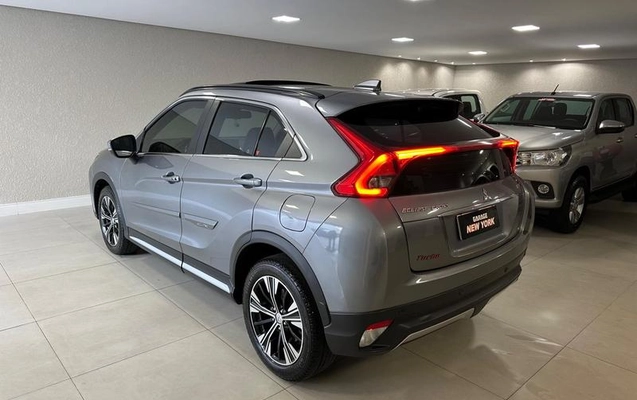 imagem-https://www.socarrao.com.br/sc-vehicle-images-prod/4344999/1791914456706-8457800_4_B_14827c68d7.jpeg