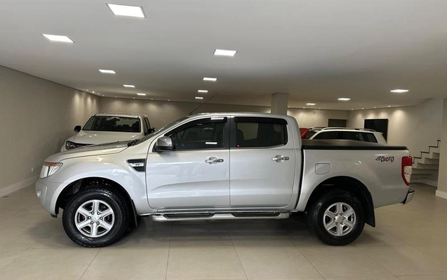 imagem-https://www.socarrao.com.br/sc-vehicle-images-prod/4345005/1791914508089-8514941_4_B_e408b068df.jpeg