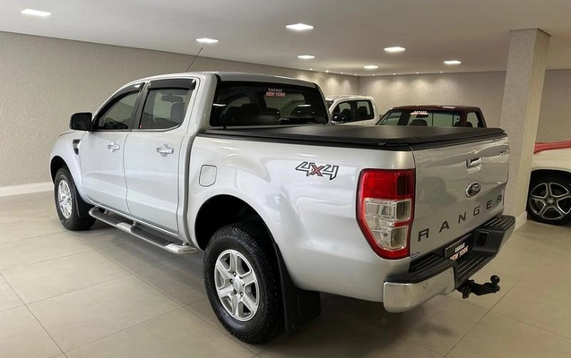 imagem-https://www.socarrao.com.br/sc-vehicle-images-prod/4345005/1791914508091-8514941_5_B_9a8f6dff43.jpeg