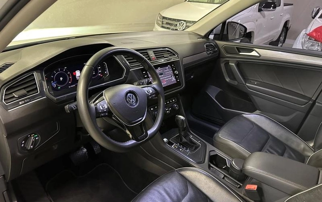 imagem-https://www.socarrao.com.br/sc-vehicle-images-prod/4345026/1791914602348-8268620_12_B_874327b1cb.jpeg