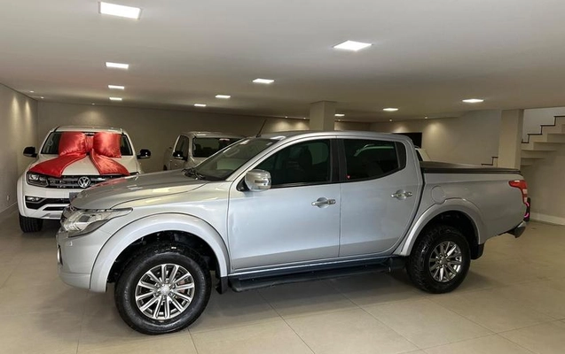 imagem-https://www.socarrao.com.br/sc-vehicle-images-prod/4345029/1791914620084-8236959_3_B_858871df7d.jpeg