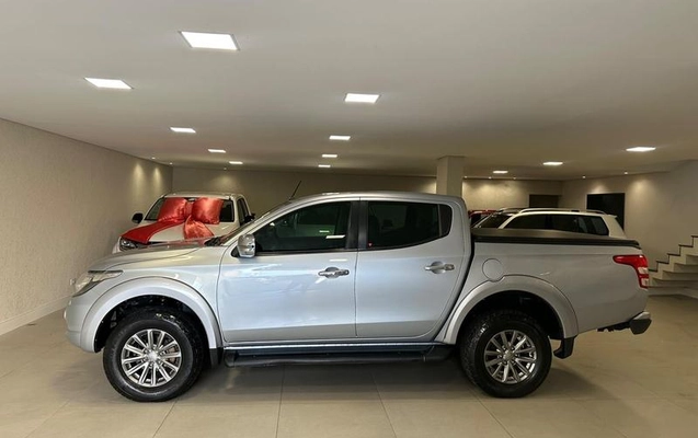 imagem-https://www.socarrao.com.br/sc-vehicle-images-prod/4345029/1791914620084-8236959_4_B_e9661fb303.jpeg