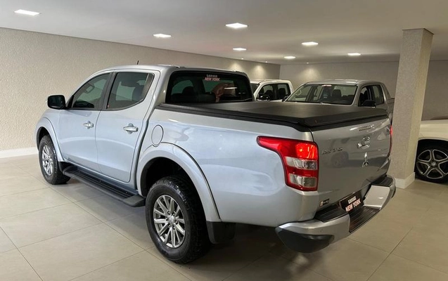imagem-https://www.socarrao.com.br/sc-vehicle-images-prod/4345029/1791914620084-8236959_5_B_8ebde4e2f9.jpeg