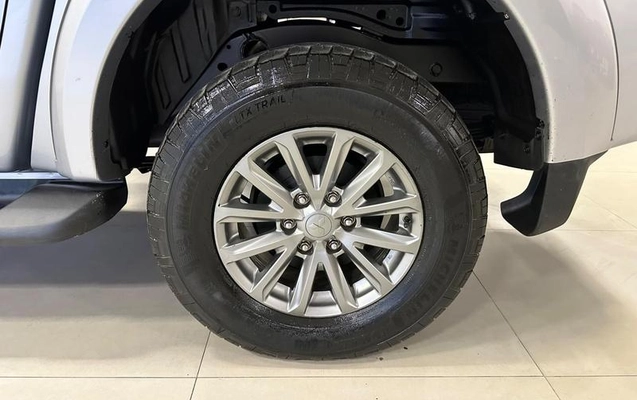 imagem-https://www.socarrao.com.br/sc-vehicle-images-prod/4345029/1791914620087-8236959_12_B_35fc403bc4.jpeg