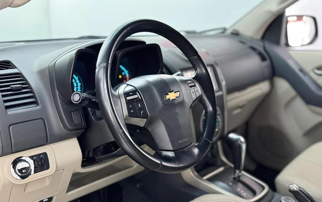 imagem-https://www.socarrao.com.br/sc-vehicle-images-prod/4345076/1791914892619-8460990_7_B_5b6a7cb96b.jpeg