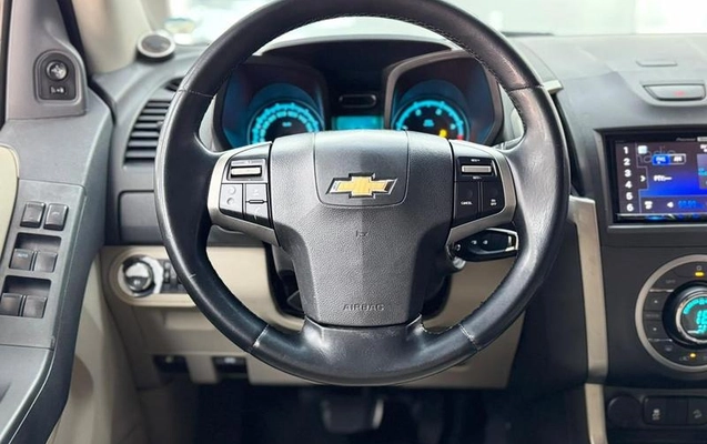 imagem-https://www.socarrao.com.br/sc-vehicle-images-prod/4345076/1791914892629-8460990_13_B_bf33b45537.jpeg