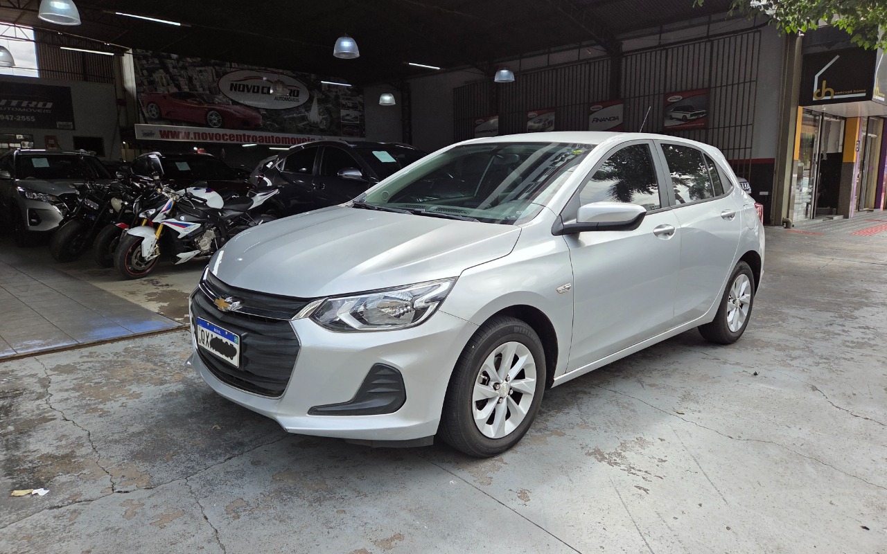 Chevrolet Onix 2020 Prata — foto 1 de 3
