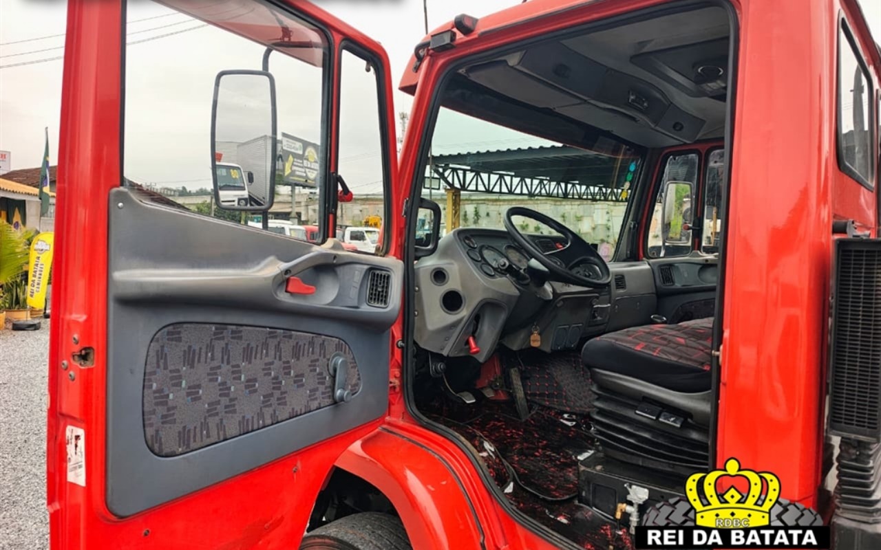 imagem-https://www.socarrao.com.br/sc-vehicle-images-prod/4345216/1791916024392-OC5qcGc.jpg