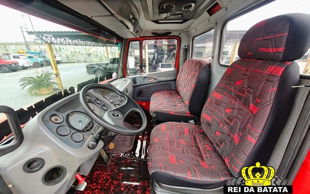 imagem-https://www.socarrao.com.br/sc-vehicle-images-prod/4345216/1791916024537-OS5qcGc.jpg