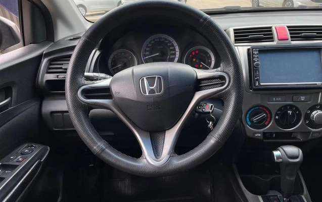 imagem-https://www.socarrao.com.br/sc-vehicle-images-prod/4345217/1792010396650-8565750_6_B_ed13822443.jpeg