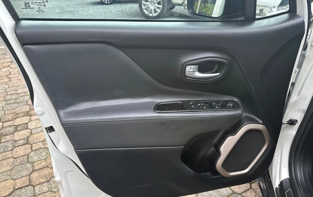 imagem-https://www.socarrao.com.br/sc-vehicle-images-prod/4345224/1791916169244-3682171d451b4fb5a411bbc2cbeecf36_1791916115693.jpg