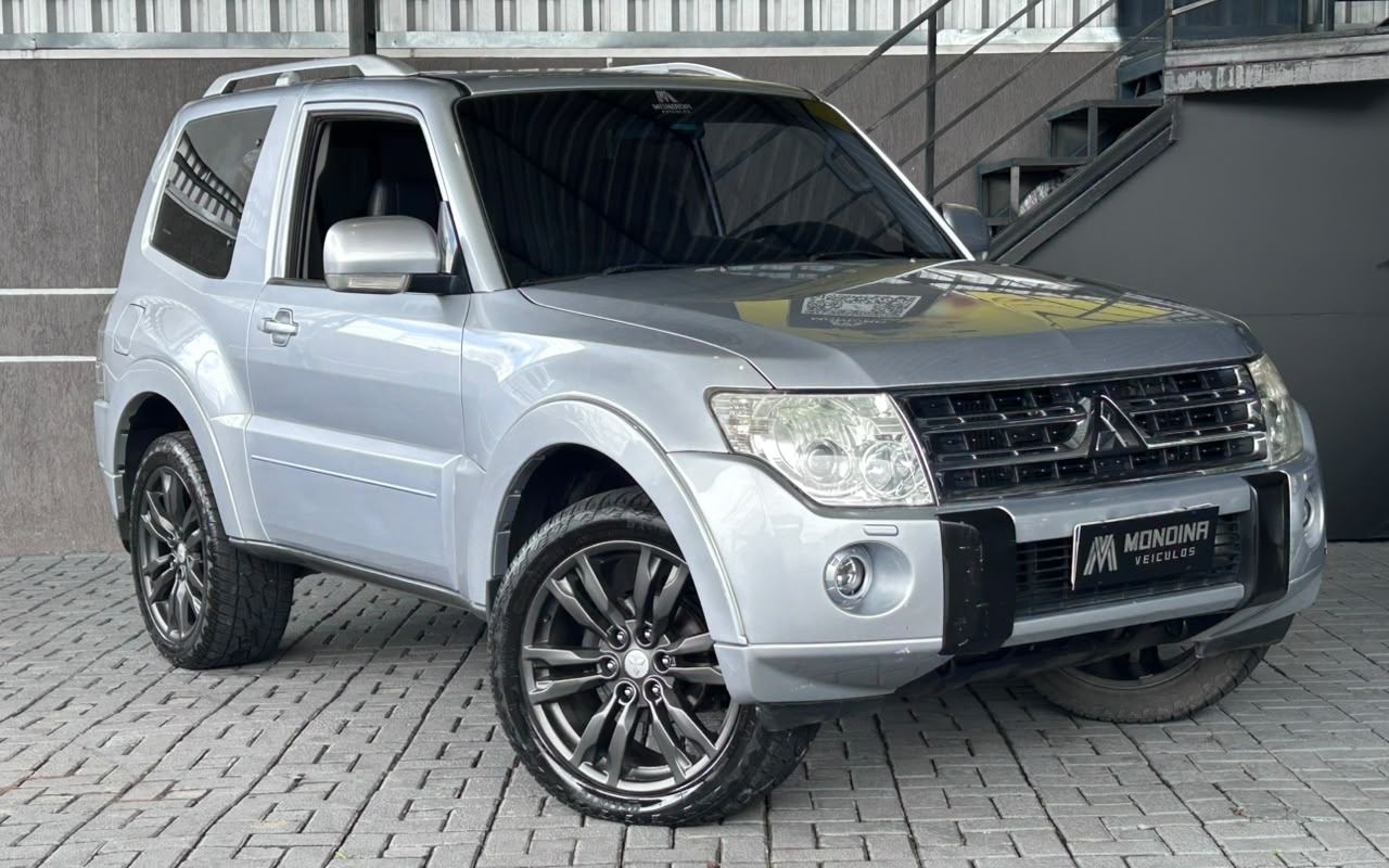 Mitsubishi Pajero Full 2011 Prata — foto 1 de 3