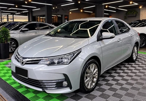 Toyota Corolla 2019 Prata — foto 1 de 3
