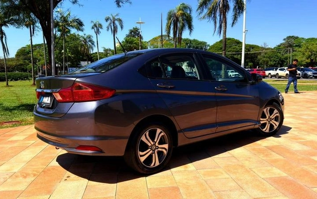 imagem-https://www.socarrao.com.br/sc-vehicle-images-prod/4345442/1791917861228-8397249_8_B_0034d29e7c.jpeg