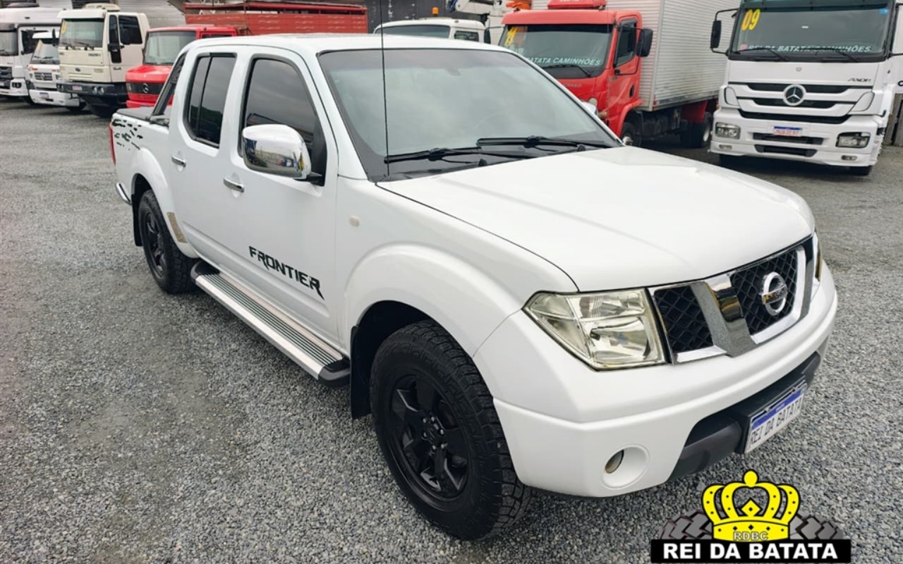 Nissan Frontier 2012 Branco — foto 1 de 3
