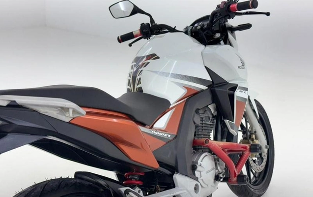imagem-https://www.socarrao.com.br/sc-vehicle-images-prod/4345500/1792674407871-8476419_7_B_6ac29c5bb2.jpeg