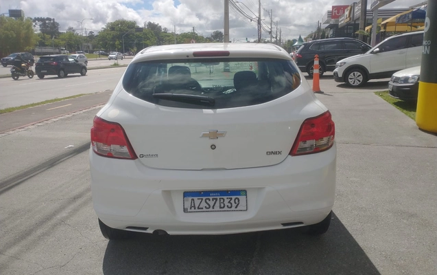 imagem-https://www.socarrao.com.br/sc-vehicle-images-prod/4345813/1791920323556-8b819797-e70c-456d-8af4-fa78d00dfa7a.jpg