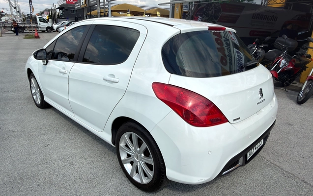 imagem-https://www.socarrao.com.br/sc-vehicle-images-prod/4345850/1791920769591-572d3c99-fad8-4171-8f42-69dce014708c.jpg
