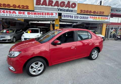 Renault Logan 2015 Vermelho — foto 1 de 3