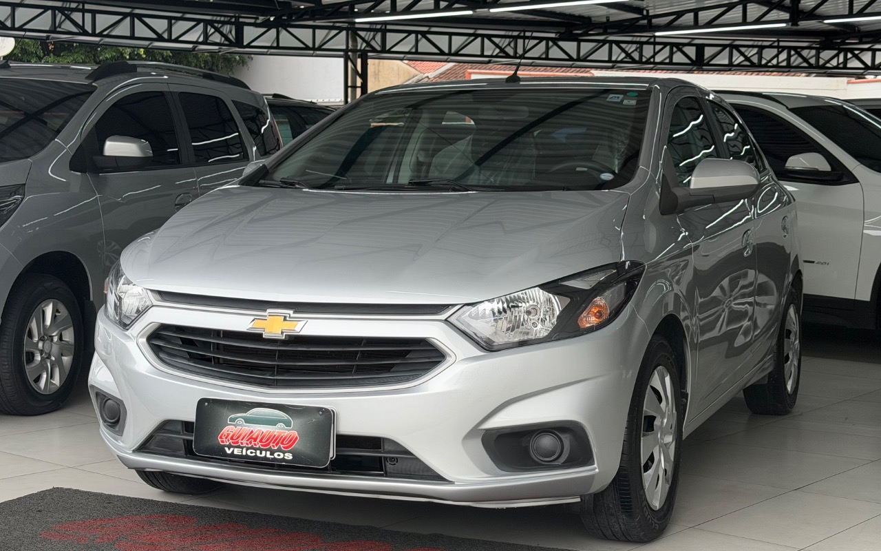 Chevrolet Onix 2018 Prata — foto 1 de 3