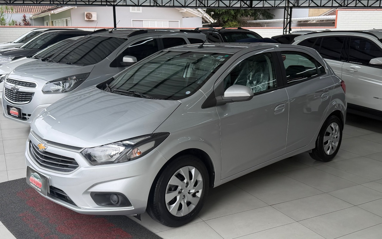imagem-https://www.socarrao.com.br/sc-vehicle-images-prod/4345937/1791921198868-SU1HXzYyNzguanBlZw.jpeg
