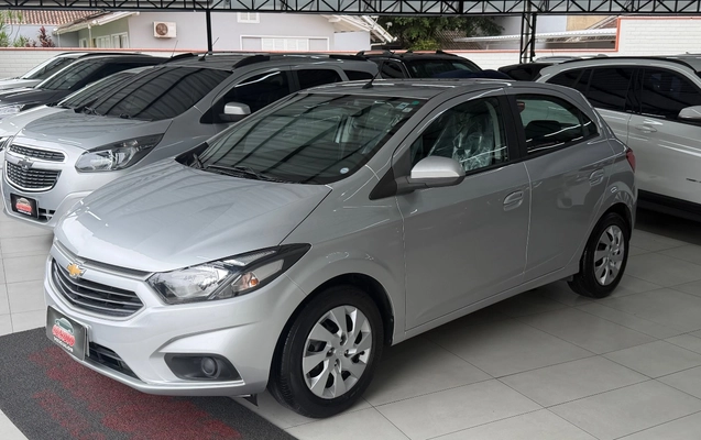 imagem-https://www.socarrao.com.br/sc-vehicle-images-prod/4345937/1791921198868-SU1HXzYyNzguanBlZw.jpeg