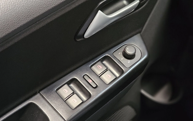 imagem-https://www.socarrao.com.br/sc-vehicle-images-prod/4345969/1791921554831-1_041544.jpg