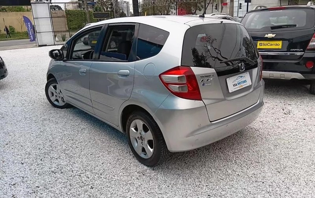 imagem-https://www.socarrao.com.br/sc-vehicle-images-prod/4345975/1791921640695-8492064_16_B_3574309d5a.jpeg