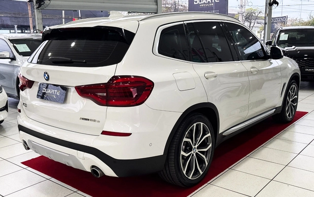 imagem-https://www.socarrao.com.br/sc-vehicle-images-prod/4345977/1791921696683-MDA5LmpwZw.jpg