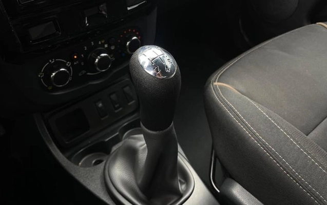 imagem-https://www.socarrao.com.br/sc-vehicle-images-prod/4346173/1791922910813-8561123_14_B_f4c6757fe1.jpeg