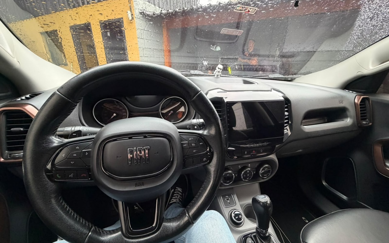 imagem-https://www.socarrao.com.br/sc-vehicle-images-prod/4346206/1791934161605-VG9ybyAwNi5wbmc.png