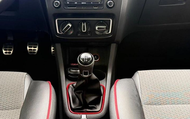 imagem-https://www.socarrao.com.br/sc-vehicle-images-prod/4346208/1791923415553-8479408_8_B_19d75b9df0.jpeg