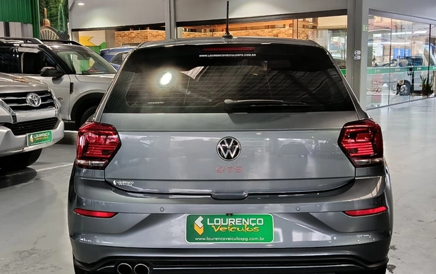 imagem-https://www.socarrao.com.br/sc-vehicle-images-prod/4346387/1791924395189-LpckdmqClKor9TP3mixXDFFH42s0QW2N.jpg