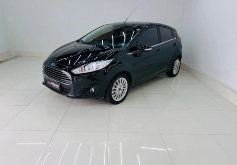 Ford Fiesta 2016 Preto — foto 1 de 3