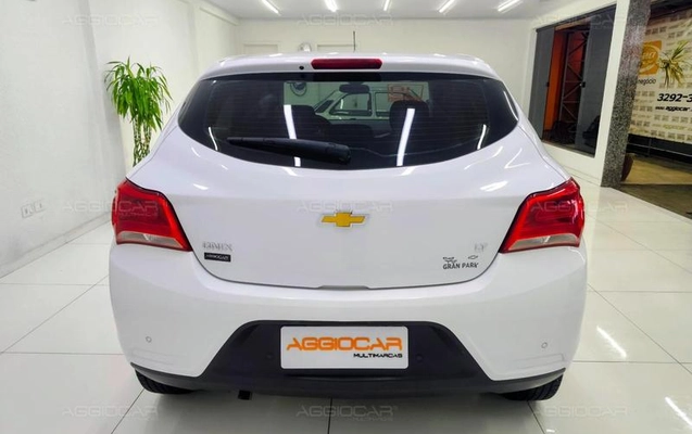 imagem-https://www.socarrao.com.br/sc-vehicle-images-prod/4346421/1792072504783-8564968_19_B_5e7a9f6bba.jpeg