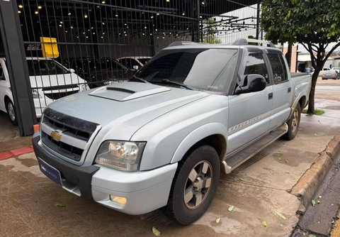 Chevrolet S10 2011 Prata — foto 1 de 3