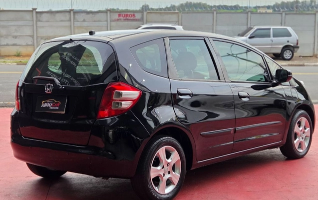 imagem-https://www.socarrao.com.br/sc-vehicle-images-prod/4346947/1792091768445-gb-27ace30.jpg