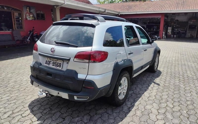 imagem-https://www.socarrao.com.br/sc-vehicle-images-prod/4346961/1792685910431-8566634_15_B_856f77bab4.jpeg
