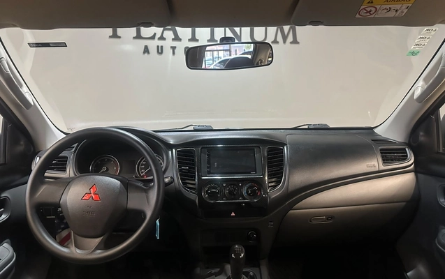 imagem-https://www.socarrao.com.br/sc-vehicle-images-prod/4346970/1791926735801-32ae9d0631dd402bb9fea5d80419f16a_1791926533823.jpg