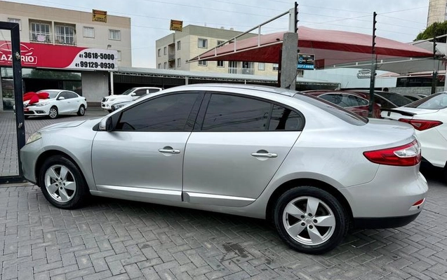 imagem-https://www.socarrao.com.br/sc-vehicle-images-prod/4346977/1791926960042-8510631_13_B_8e714e52ce.jpeg