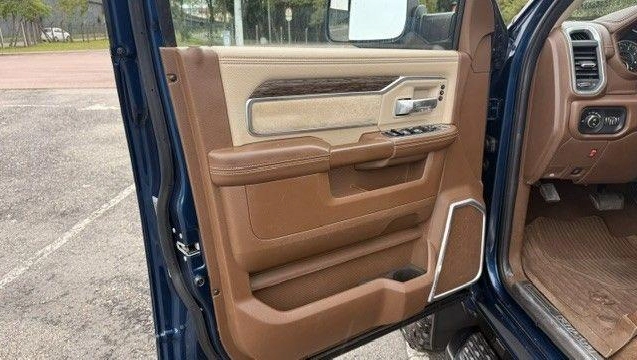 imagem-https://www.socarrao.com.br/sc-vehicle-images-prod/4347358/1791930537473-8567790_9_B_5e12f77152.jpeg