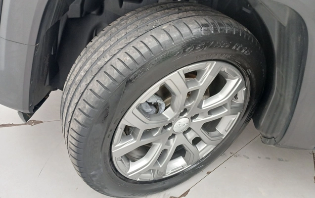 imagem-https://www.socarrao.com.br/sc-vehicle-images-prod/4349757/1791951763404-2_023918.jpg