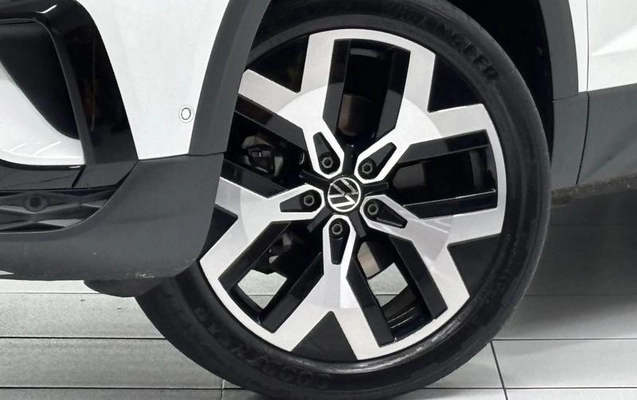 imagem-https://www.socarrao.com.br/sc-vehicle-images-prod/4351765/1791977014373-8036019_10_B_376cef209f.jpeg