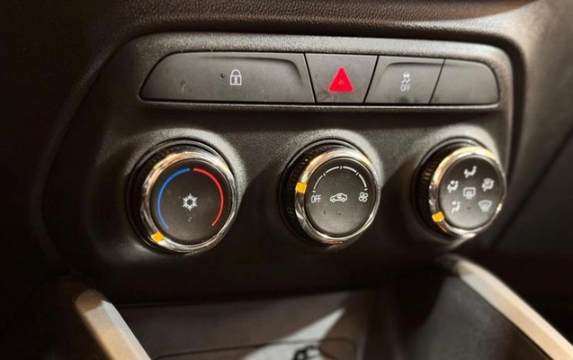 imagem-https://www.socarrao.com.br/sc-vehicle-images-prod/4351951/1791980150552-8519217_17_B_d184710d80.jpeg