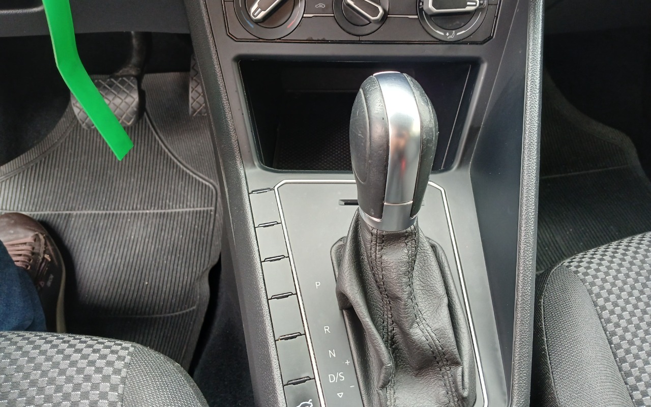 imagem-https://www.socarrao.com.br/sc-vehicle-images-prod/4352077/1791980342145-MTc5MTk4MDAzMjAzNzUyMjM4ODAyNjE0NTE0NzIwNDUuanBn.jpg