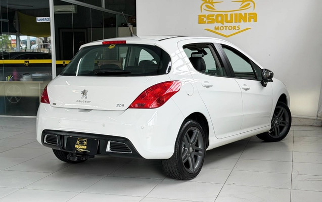 imagem-https://www.socarrao.com.br/sc-vehicle-images-prod/4352214/1791980983094-1ee228a9766844cfb205dc933dbcb488_1791980952340.jpg